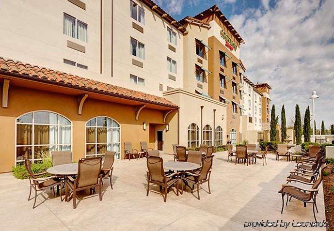 Courtyard By Marriott Hotel