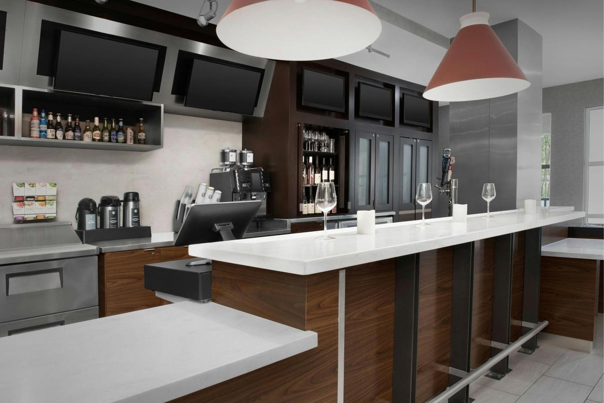 Courtyard By Marriott