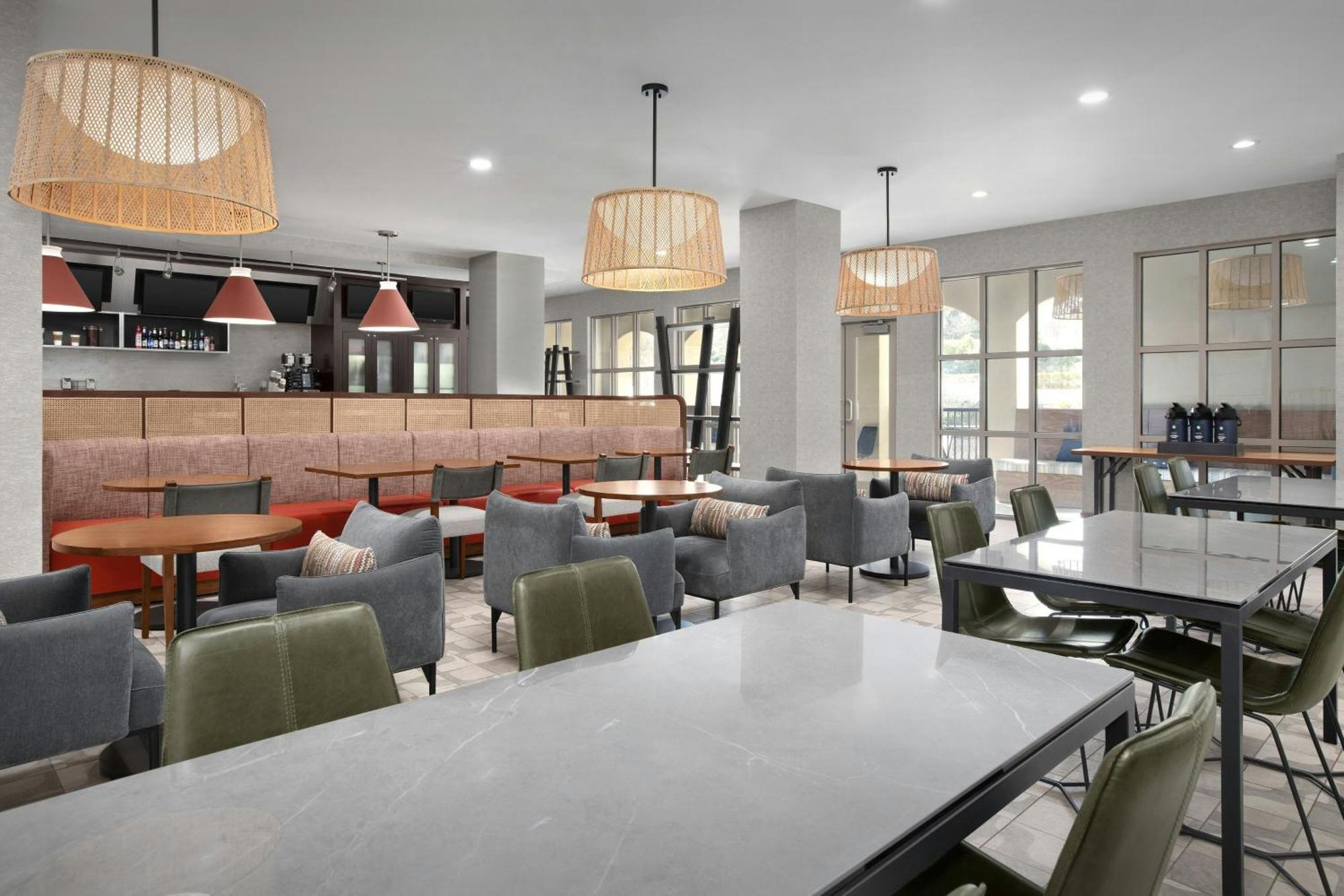 Courtyard By Marriott