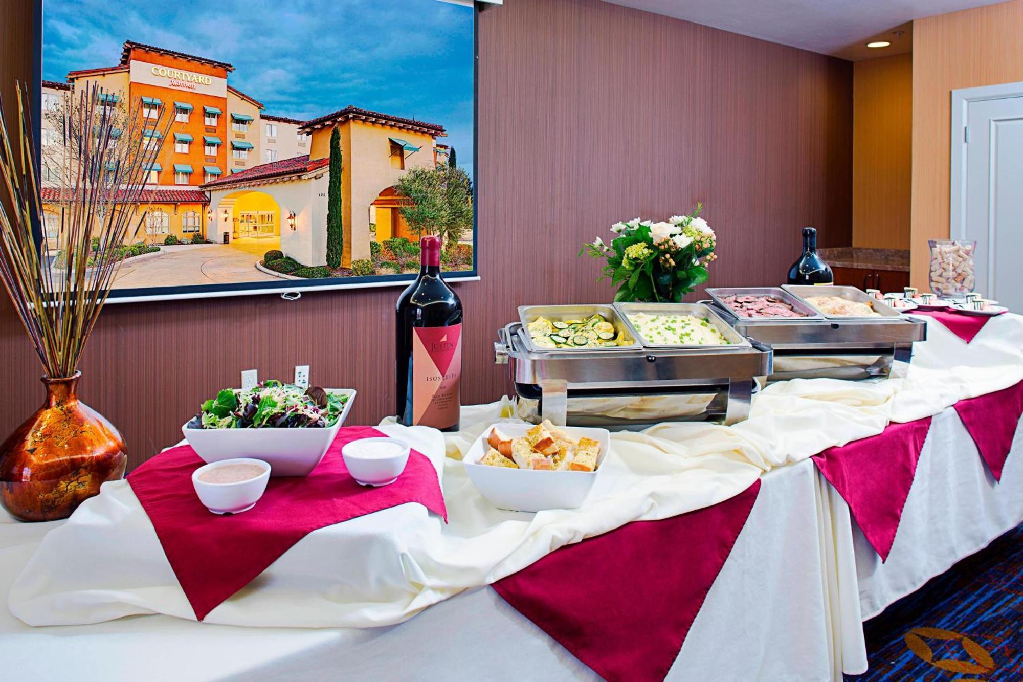 Courtyard By Marriott 3*
