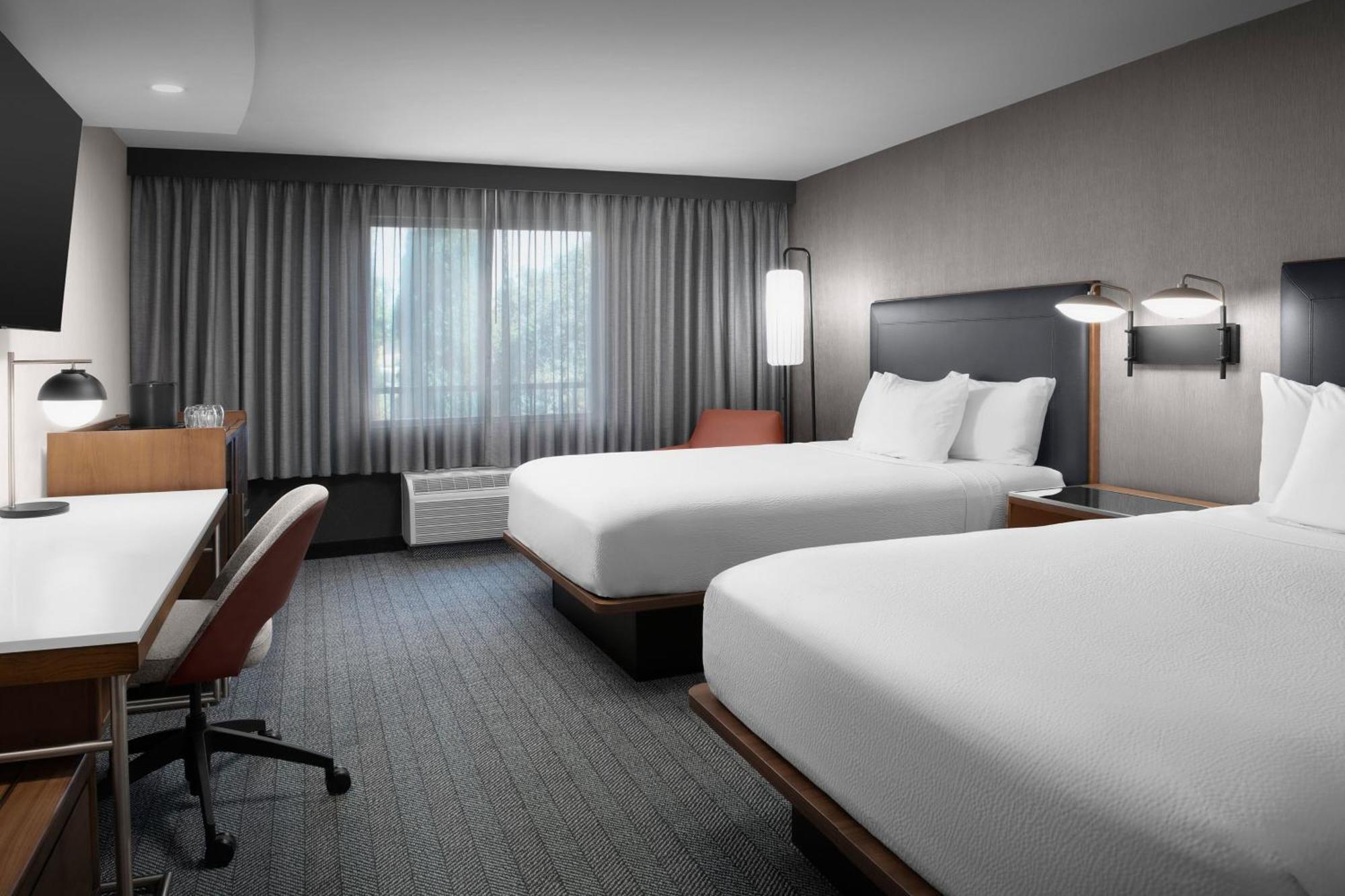 Courtyard By Marriott Hotel 3*