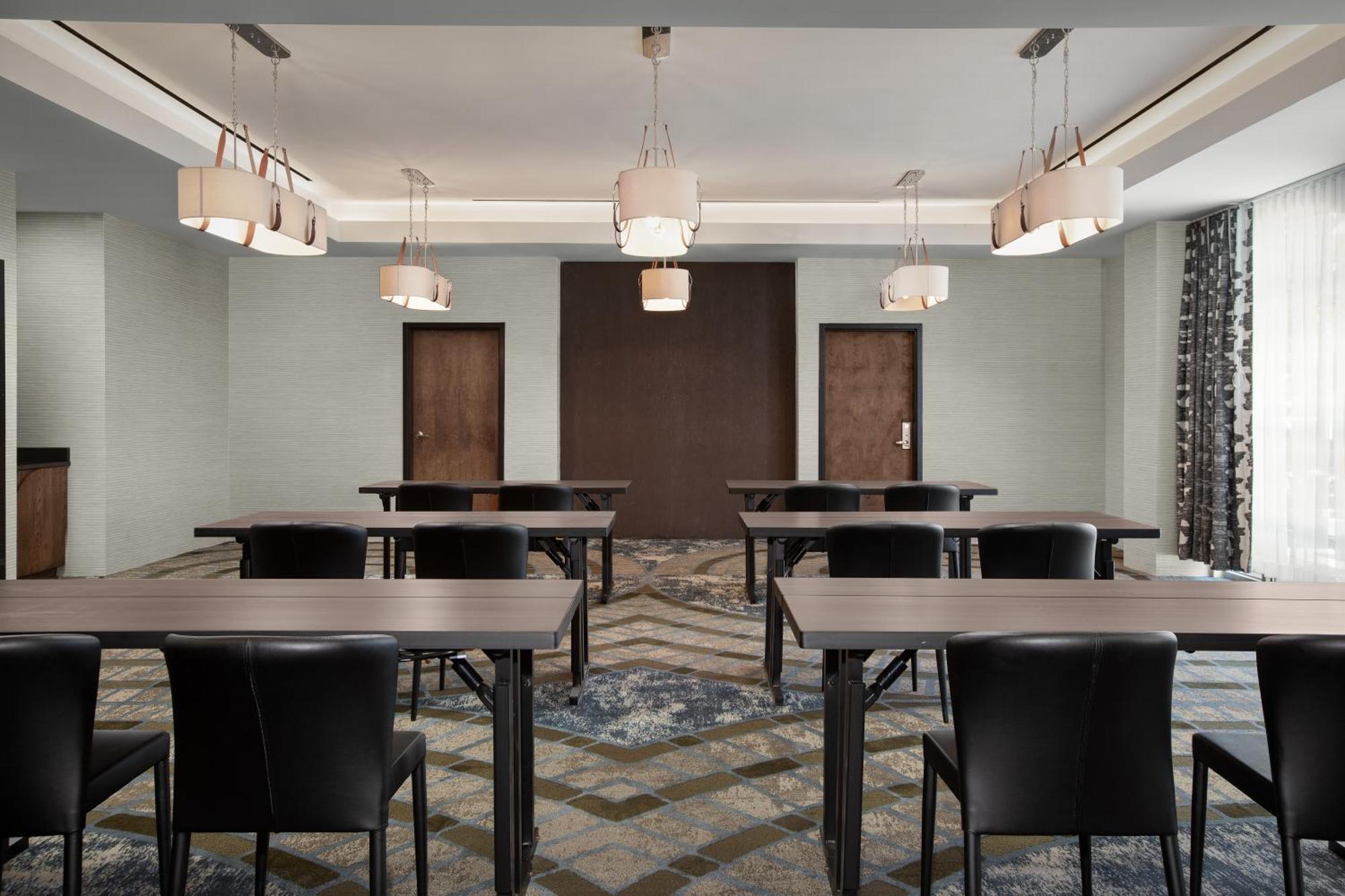 Courtyard By Marriott Hotel